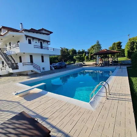 Chryspa Attica Villa *