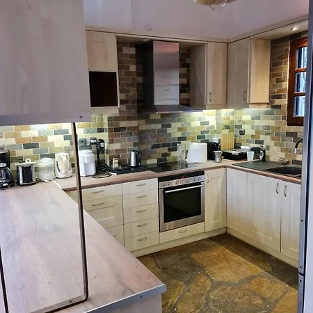 Vila Chryspa Attica *