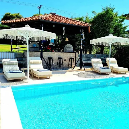 Villa Chryspa Attica *