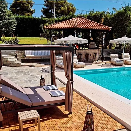 Chryspa Attica Villa