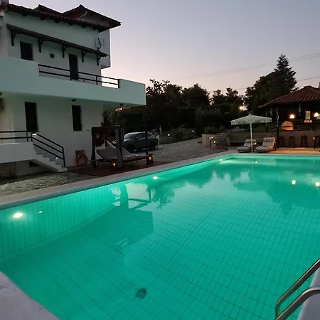 Chryspa Attica Villa *