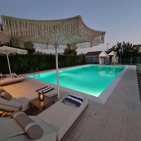 Chryspa Attica Dhílesi