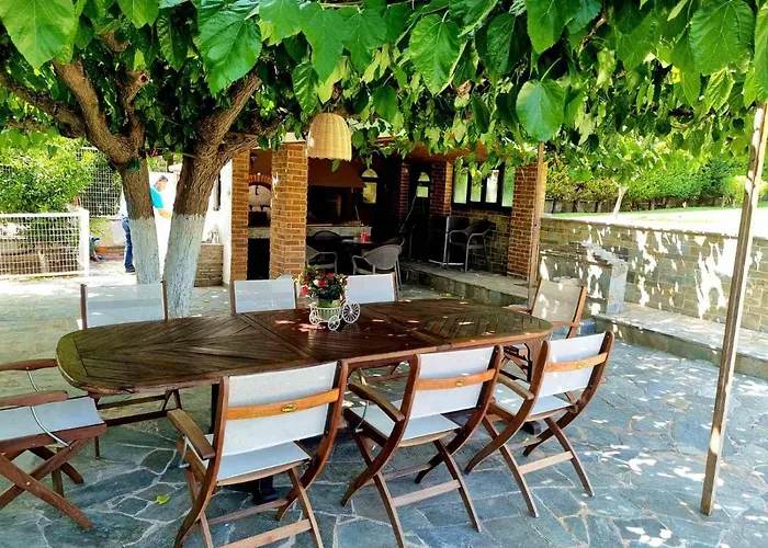 Chryspa Attica Βίλα